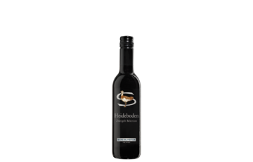 Eine Weinflasche aus dunklem Glas mit der Aufschrift Heideboden und einem schwarzen Schraubverschluss auf weißem Hintergrund.